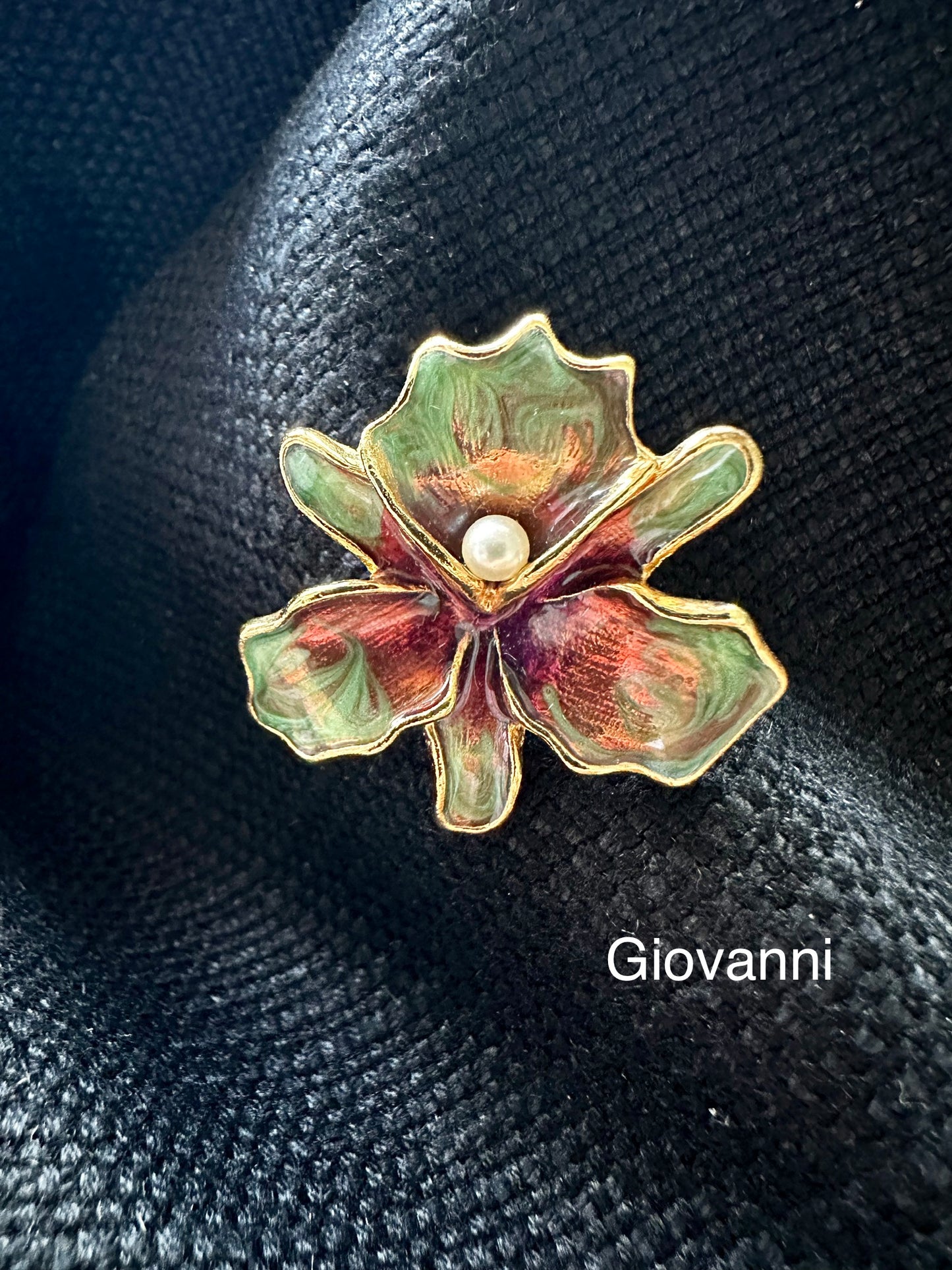 Vintage Giovanni Flower Brooch