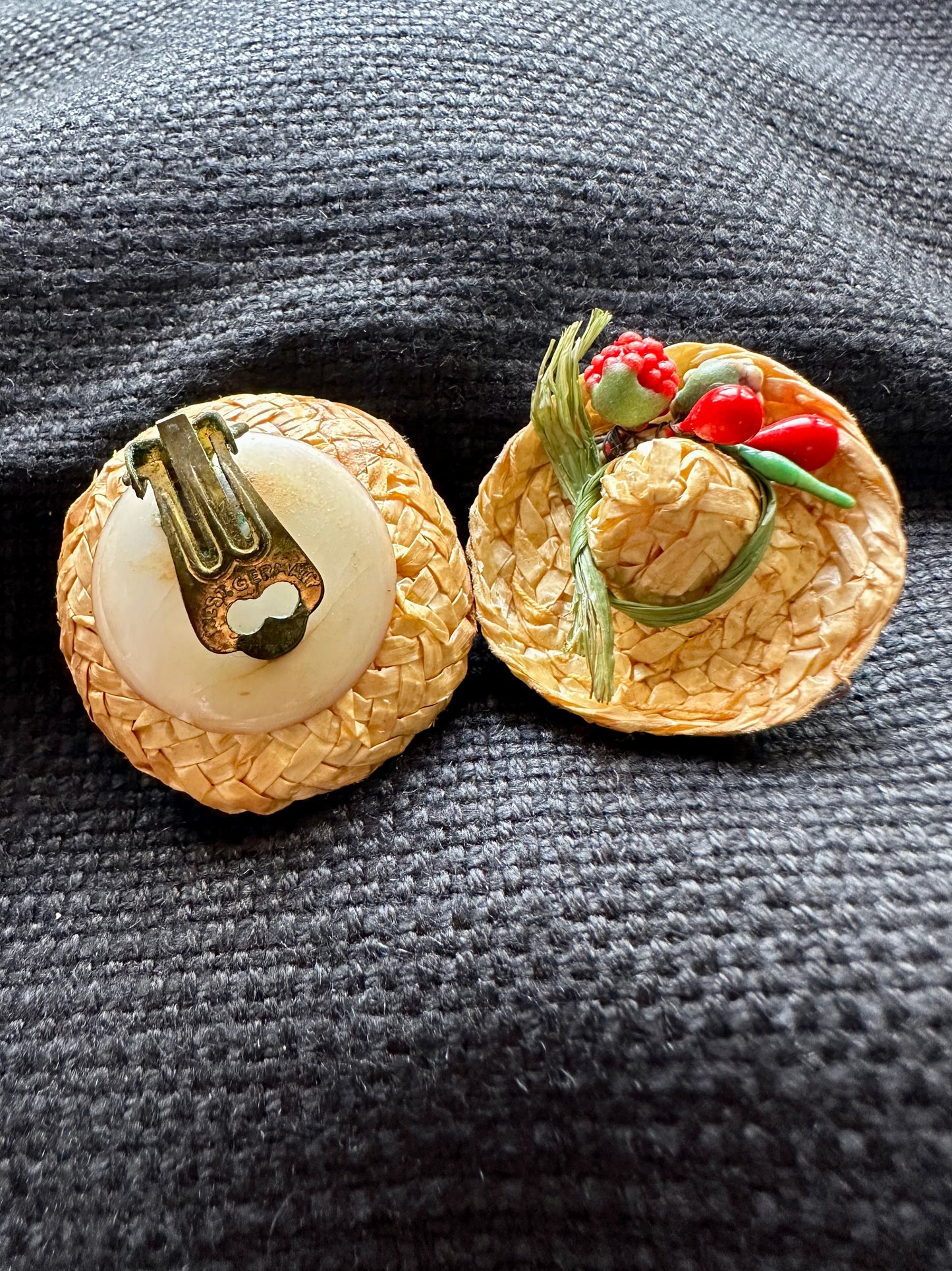 Vintage 1950s Straw Hat Novelty Earrings